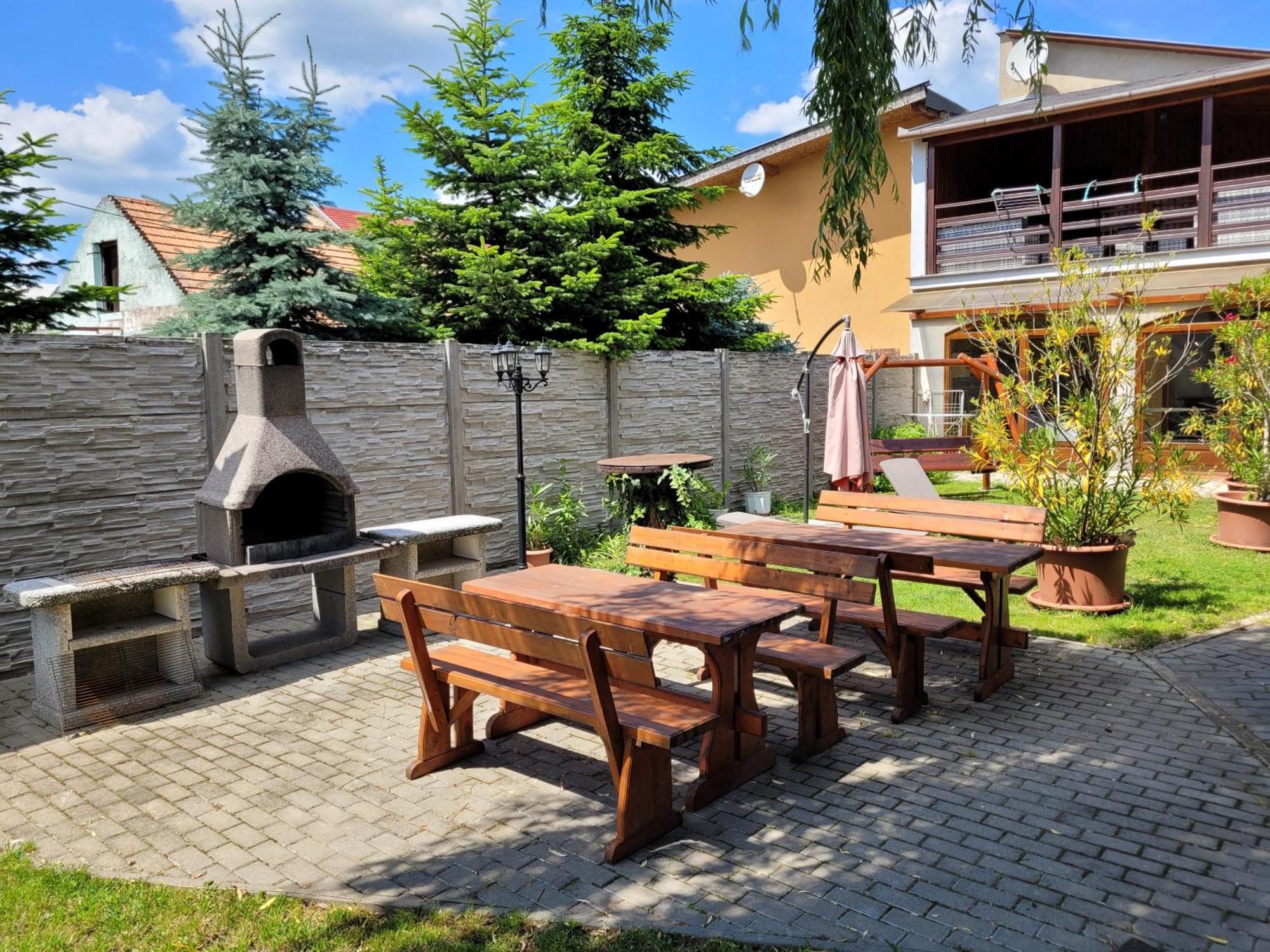 Penzión Korzo Štúrovo Zewnętrze zdjęcie